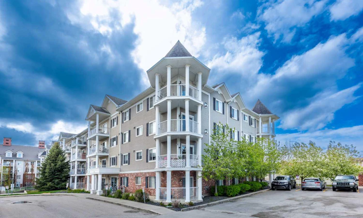 5408-69 Country Village Manor NE