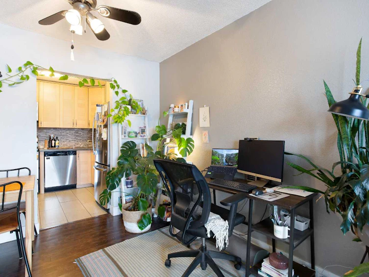 204-809 4 Street NE, Calgary, AB, T2E 3S9 - 11