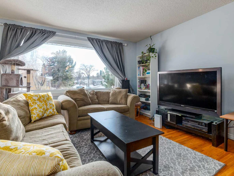744 Hunterston Crescent NW, Calgary, AB, T2K 4N2 - 8