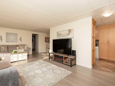 101 6 Avenue NE - 3