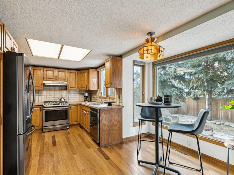 715 Coach Bluff Crescent SW, Calgary, AB, T3H 1A9 - 10