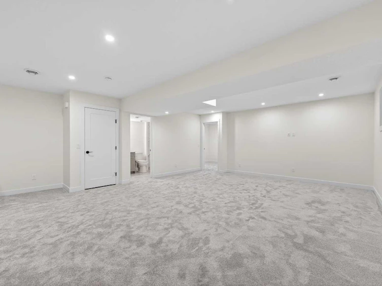 29 Rowmont Common NW, Calgary, AB, T3L 0L4 - 33