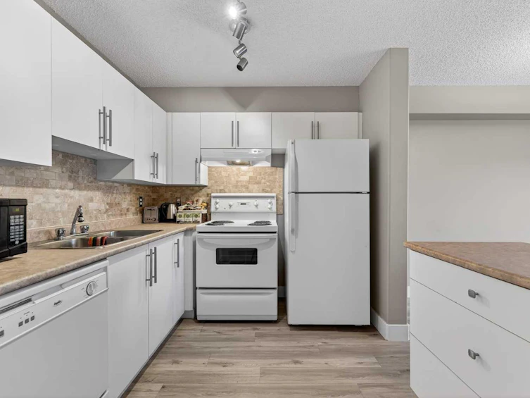 107-3000 Citadel Meadow Point NW, Calgary, AB, T3G 5N5 - 9