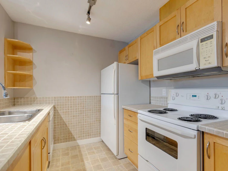 107-2440 34 Avenue SW, Calgary, AB, T2T 2C8 - 14