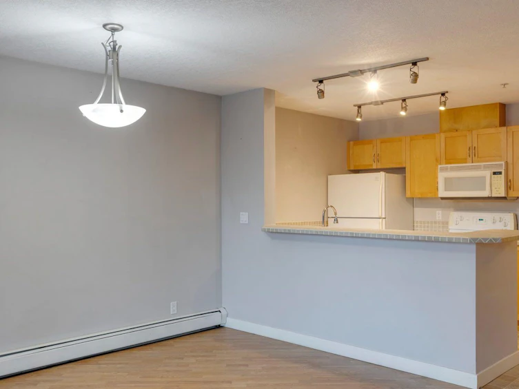107-2440 34 Avenue SW, Calgary, AB, T2T 2C8 - 8