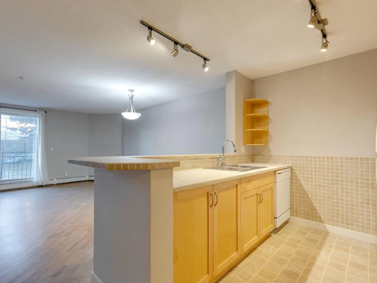 107-2440 34 Avenue SW, Calgary, AB, T2T 2C8 - 7