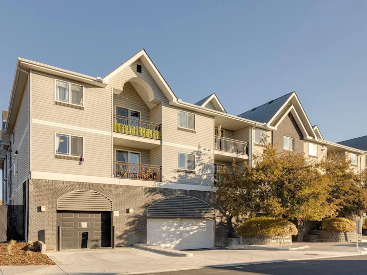 107-2440 34 Avenue SW, Calgary, AB, T2T 2C8
