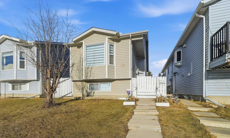 30 Falmere Way NE