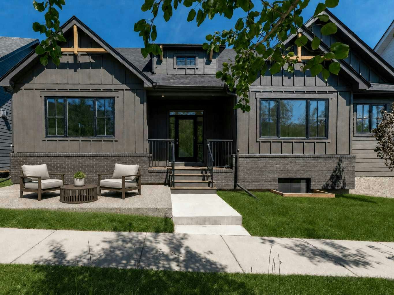 90 Treeline Gardens SW, Calgary, AB, T2Y 0W6