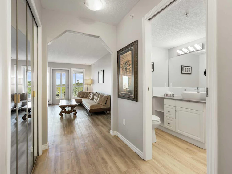404-7239 Sierra Morena Boulevard SW, Calgary, AB, T3H 3L7 - 3