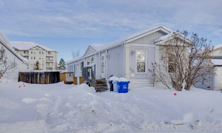 172 Clausen Crescent