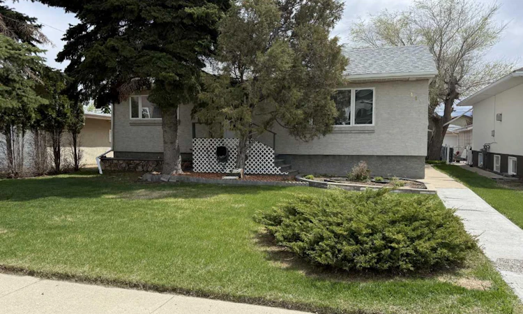 411 6 Avenue W