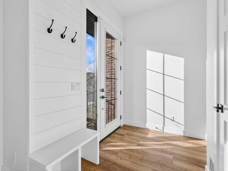 140 Discovery Drive SW, Calgary, AB, T3H 4N7 - 5