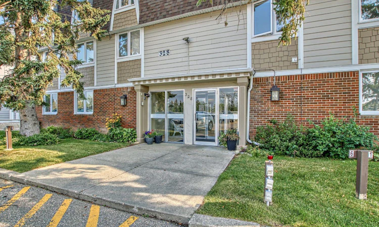 204-328 Cedar Crescent SW