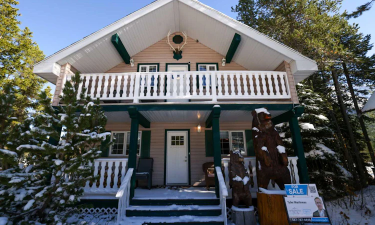 22 Westcastle Loop