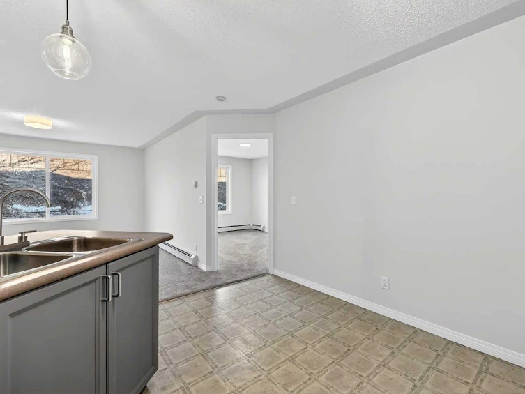212-369 Rocky Vista Park NW, Calgary, AB, T3G 5K7 - 18