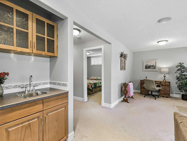 69 Evergreen Crescent SW, Calgary, AB, T2Y 3R3 - 28