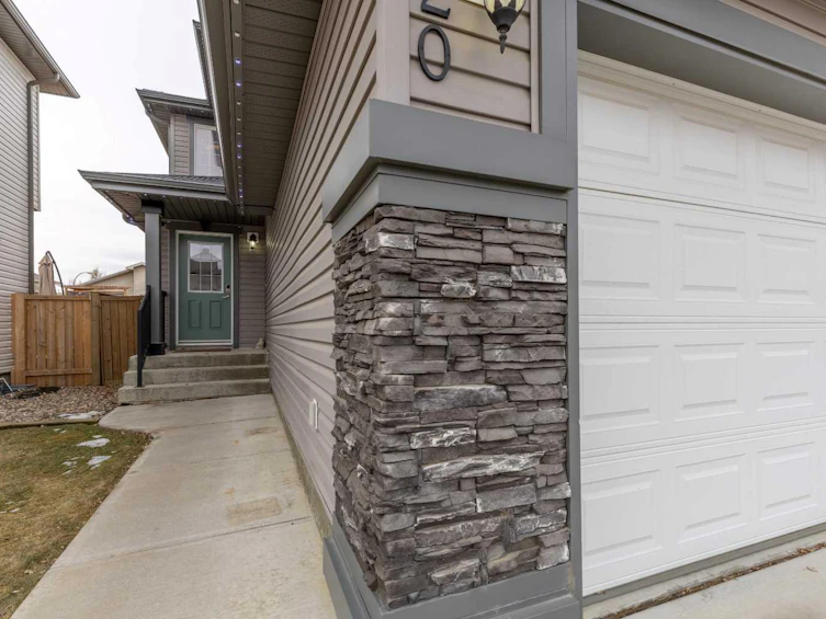 420 Silkstone Crescent W, Lethbridge, AB, T1J 2G3 - 3