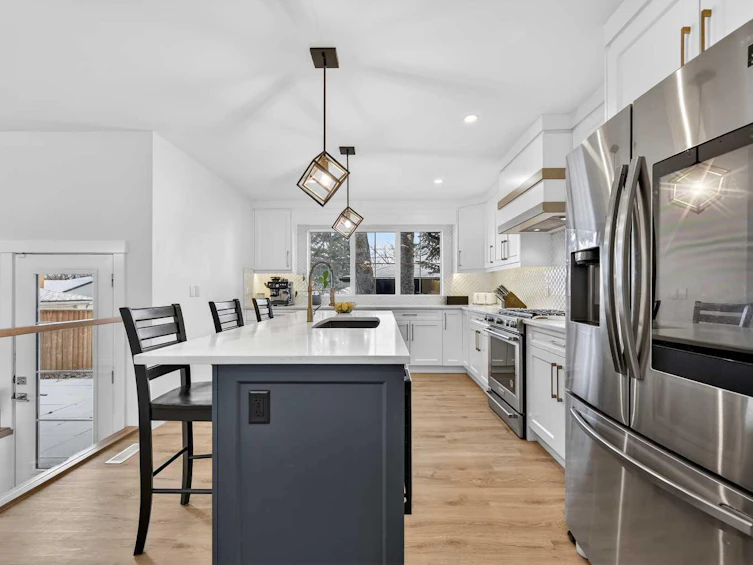 2720 41 Street SW, Calgary, AB, T3E 3K6 - 11