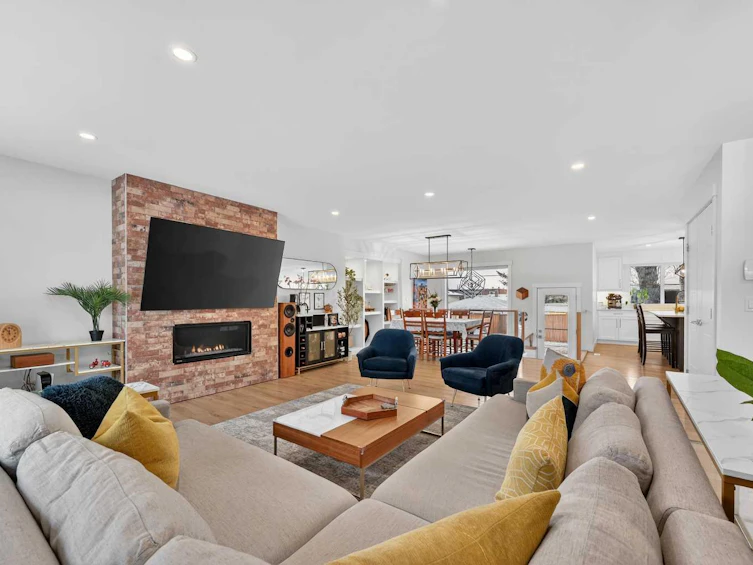 2720 41 Street SW, Calgary, AB, T3E 3K6 - 6