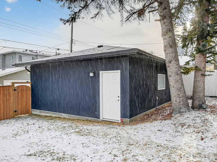 2720 41 Street SW, Calgary, AB, T3E 3K6 - 38