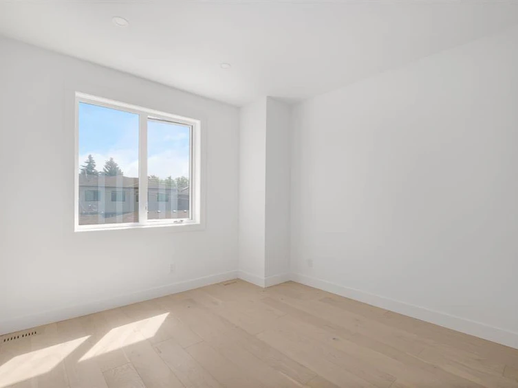 2902 14 Avenue, Calgary, AB, T3C 1L8 - 18