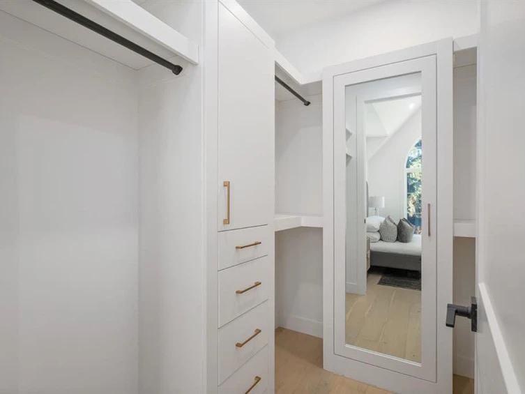 2902 14 Avenue, Calgary, AB, T3C 1L8 - 14