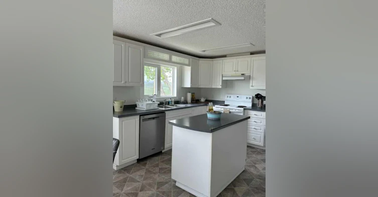 24053B Rr260, Cardston, AB, T0K 0Y0 - 3