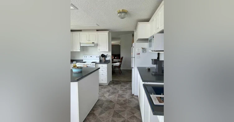 24053B Rr260, Cardston, AB, T0K 0Y0 - 4