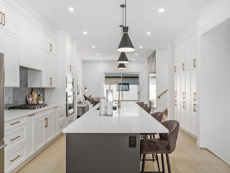 2910 14 Avenue, Calgary, AB, T3C 1L8 - 14