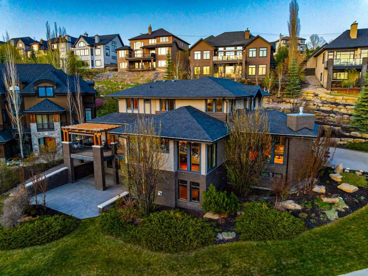 16 Spring Valley Way SW, Calgary, AB, T3H 5M1 - 2