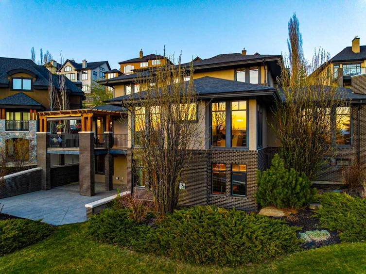 16 Spring Valley Way SW, Calgary, AB, T3H 5M1 - 3