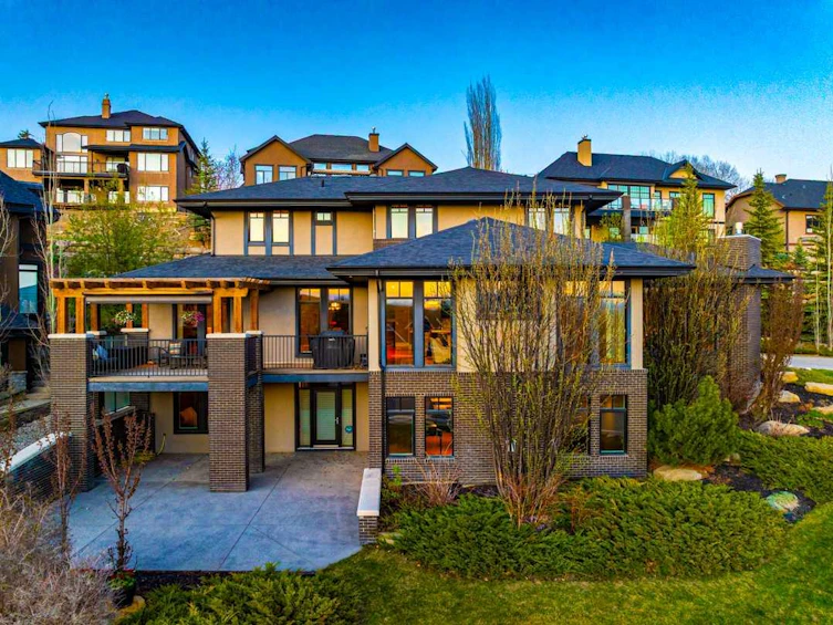 16 Spring Valley Way SW, Calgary, AB, T3H 5M1