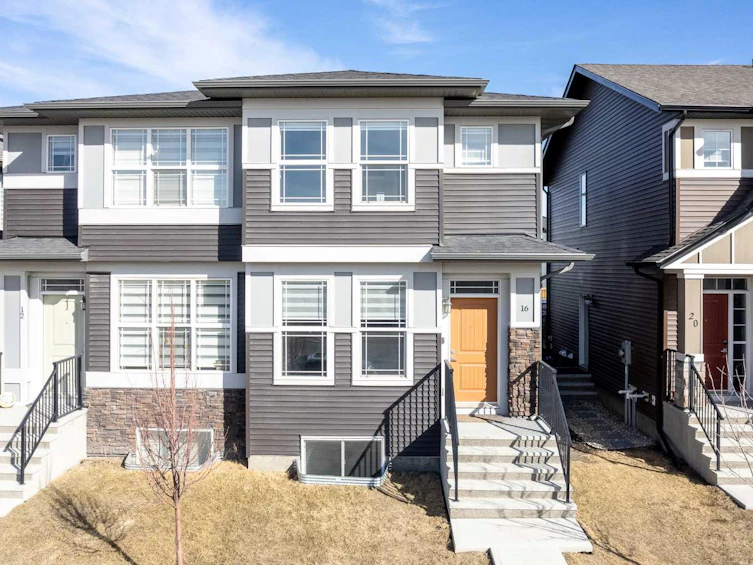 16 Creekstone Drive SW, Calgary, AB, T2X 4Z5