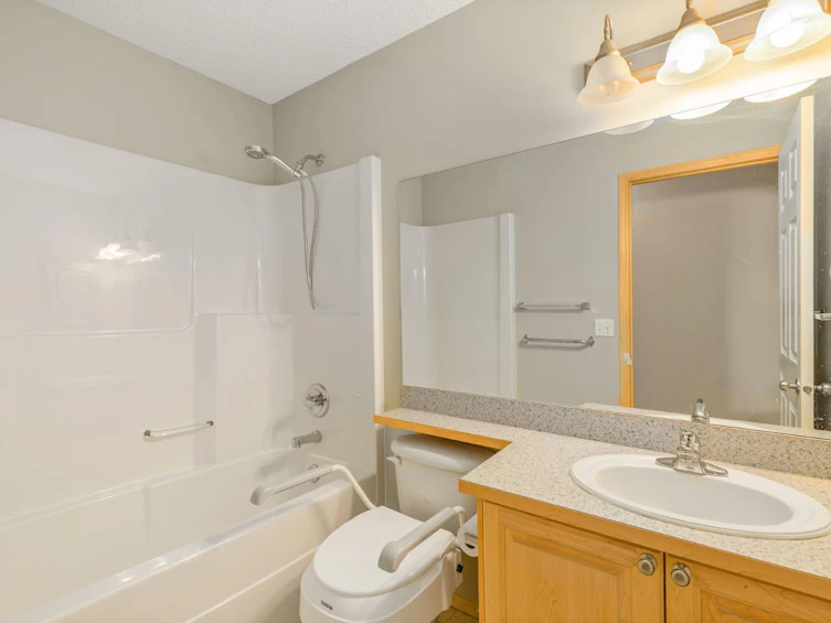 131 Panatella Close NW, Calgary, AB, T3K 6C9 - 15