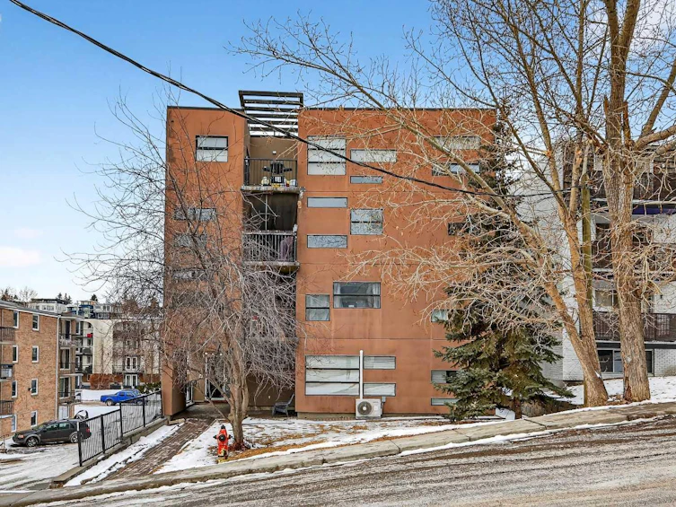 301-2316 17b Street SW, Calgary, AB, T2T 4S8