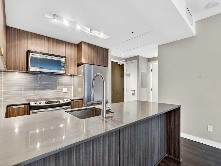 910-626 14 Avenue SW, Calgary, AB, T2R 0X4 - 2