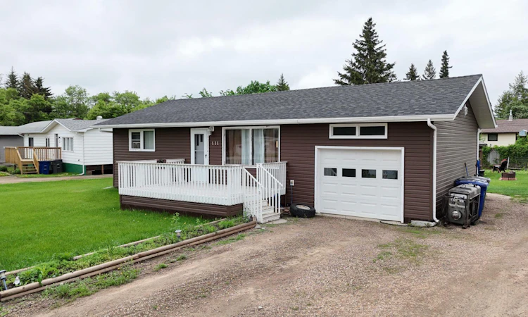 111 4 Avenue W