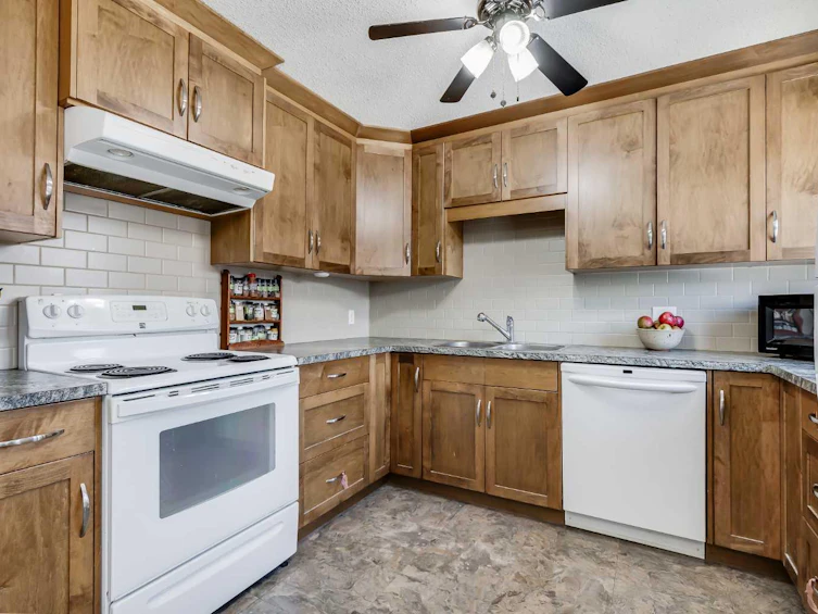 45-23 Glamis Drive SW, Calgary, AB, T3E 6S3 - 13