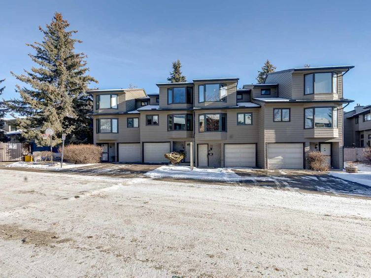45-23 Glamis Drive SW, Calgary, AB, T3E 6S3 - 2