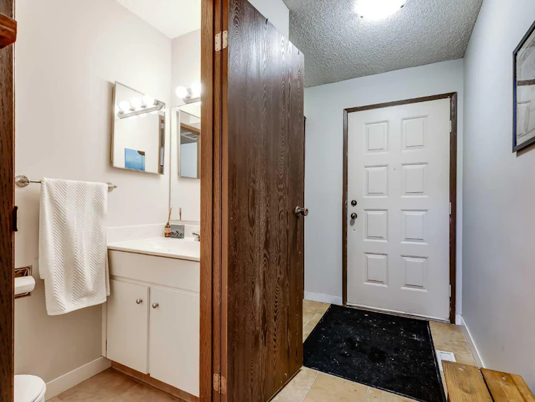 45-23 Glamis Drive SW, Calgary, AB, T3E 6S3 - 4