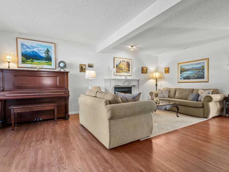 63 Springbank Crescent SW, Calgary, AB, T3H 3S6 - 2