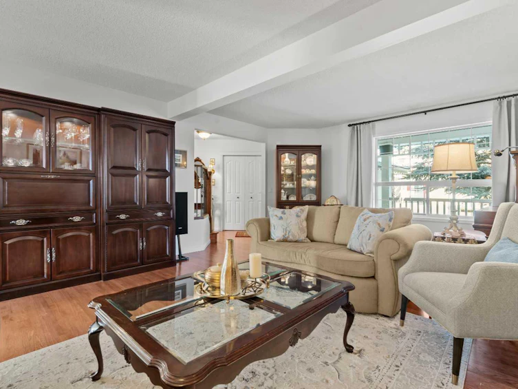 63 Springbank Crescent SW, Calgary, AB, T3H 3S6 - 3