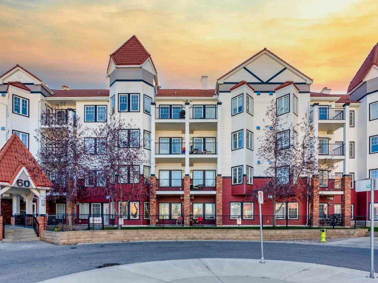 217-60 Royal Oak Plaza NW, Calgary, AB, T3G 0A7