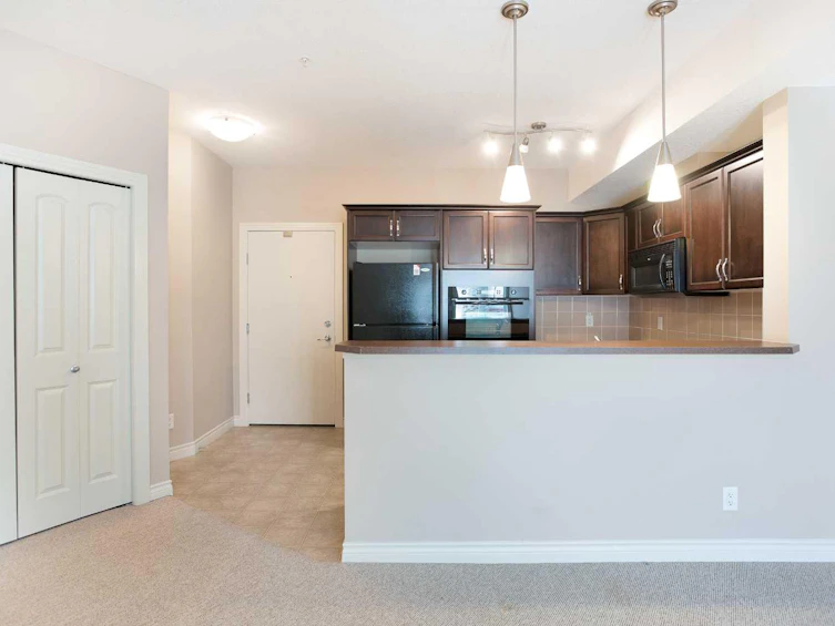 217-60 Royal Oak Plaza NW, Calgary, AB, T3G 0A7 - 4