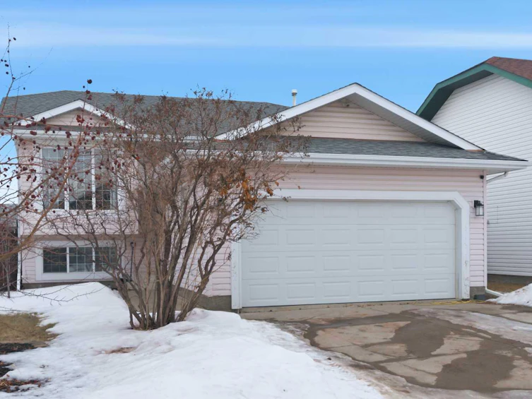 10 Briarwood Crescent, Blackfalds, AB, T0M 0J0