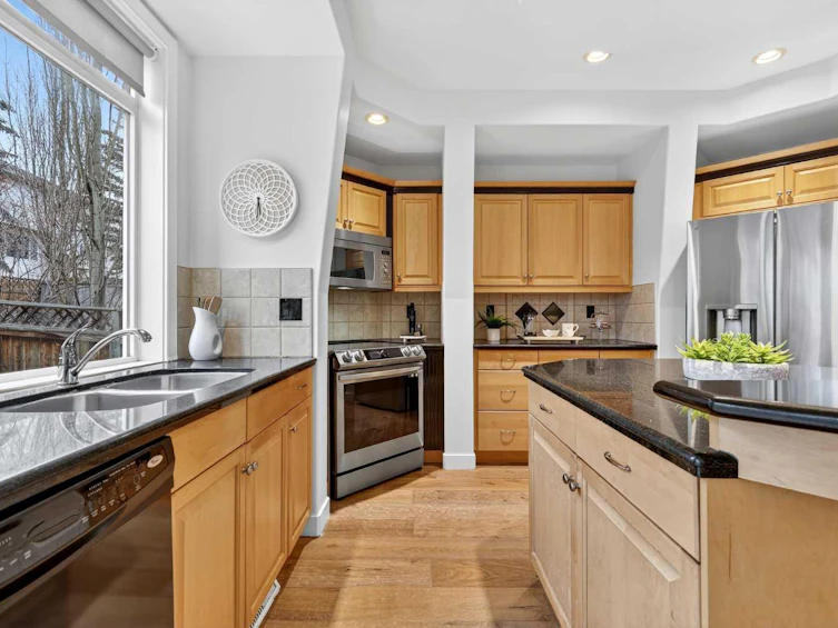 12069 Valley Ridge Drive NW, Calgary, AB, T3B 5W9 - 17