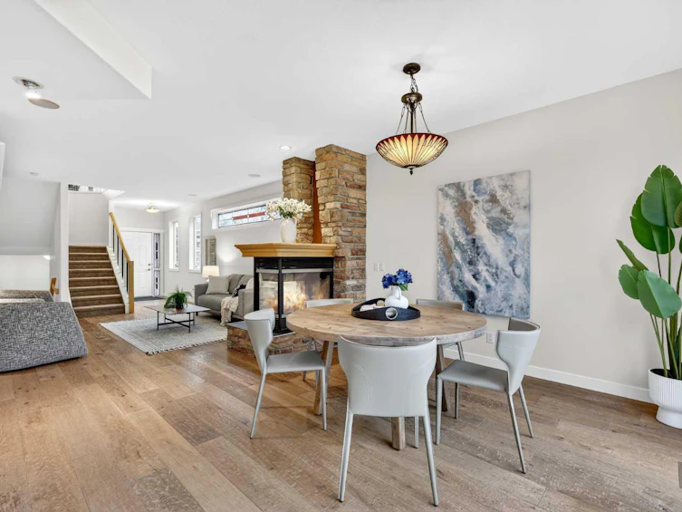12069 Valley Ridge Drive NW, Calgary, AB, T3B 5W9 - 12