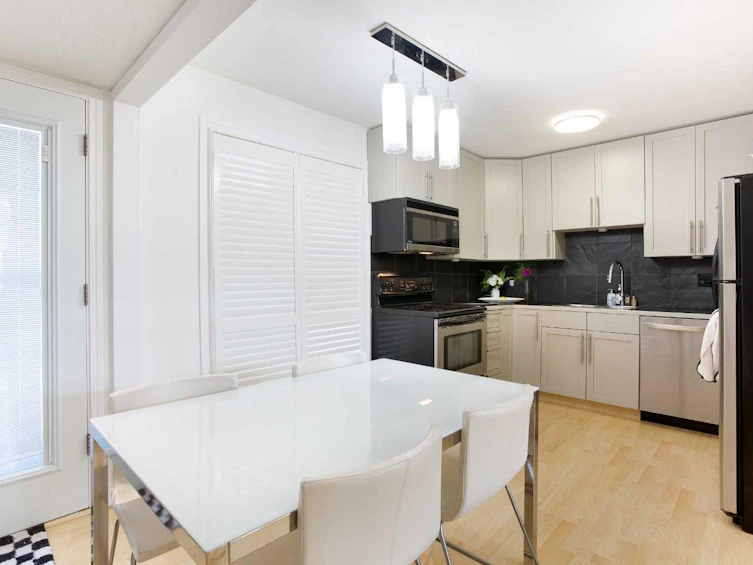 354 Brae Glen Road SW, Calgary, AB, T2W 1B6 - 8