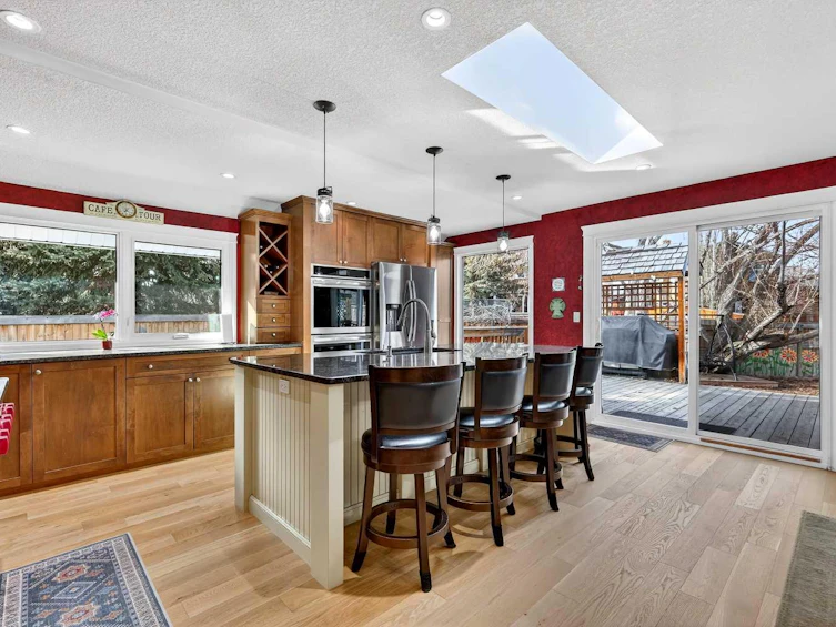 80 Oakmount Way SW, Calgary, AB, T2V 4Y1 - 12